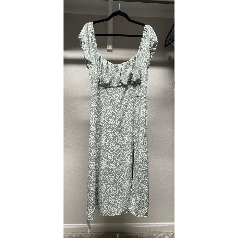 Abercrombie Sage Green Floral Midi Dress - Large - New with tags